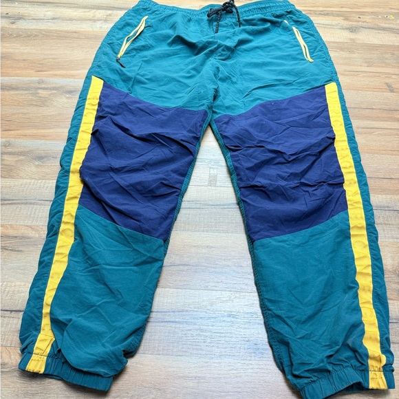 American Eagle Jogger size L Navy Track Pants with Yellow Accents - Picture 2 of 7